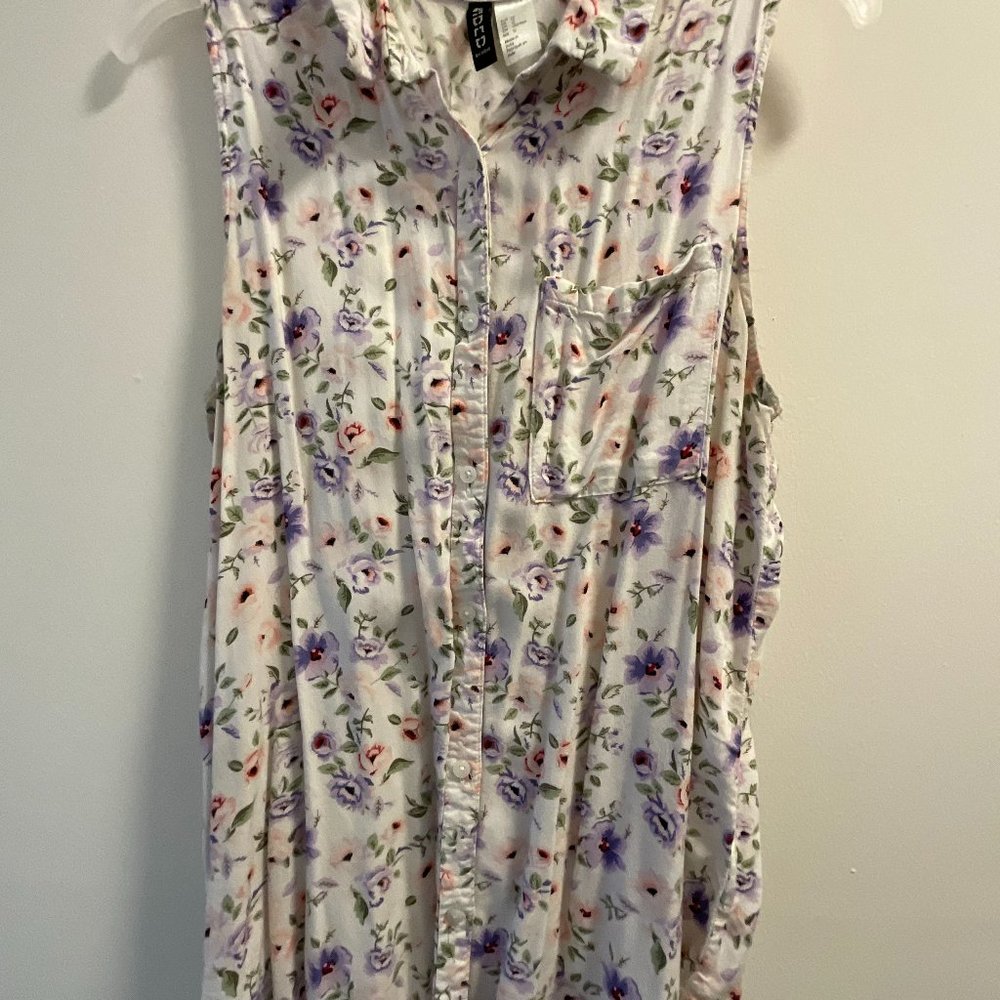 Divided H&M White Floral No Sleeve Button-Down Blouse Size 12/L